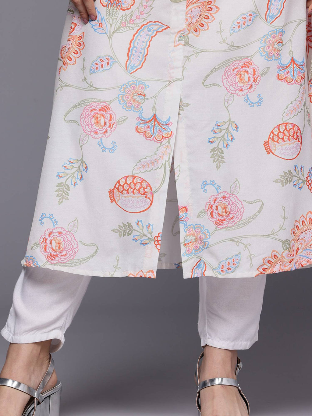 White Floral Mandarin Neck Kurta | FY93 - view 3