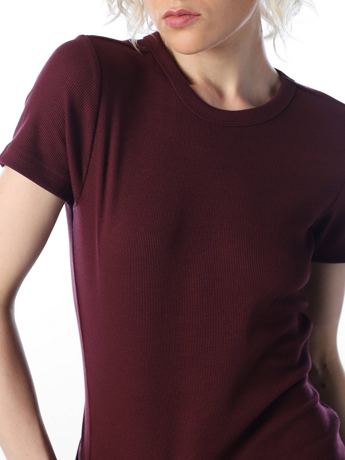 Women Solid Regular Fit Maroon T-Shirt | O24 - view 4