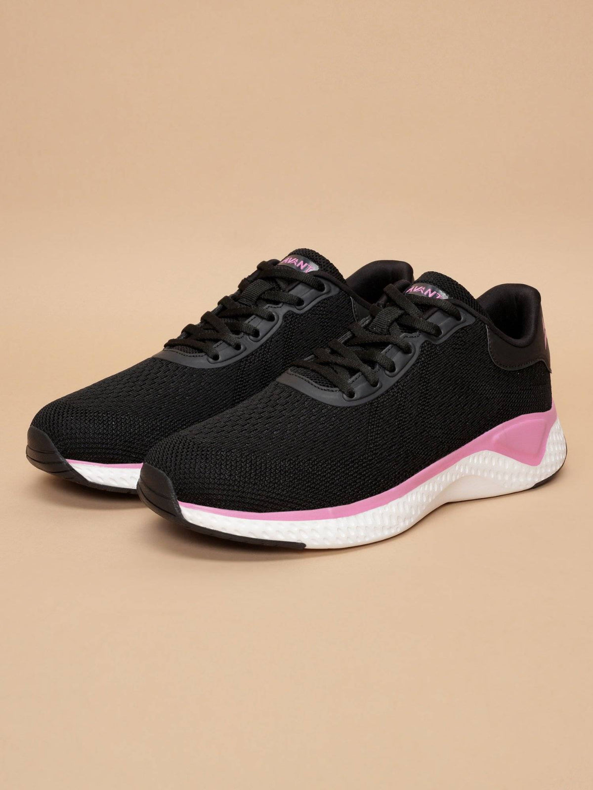 Womens Versa Running Shoes - Black | SH9 - view 11