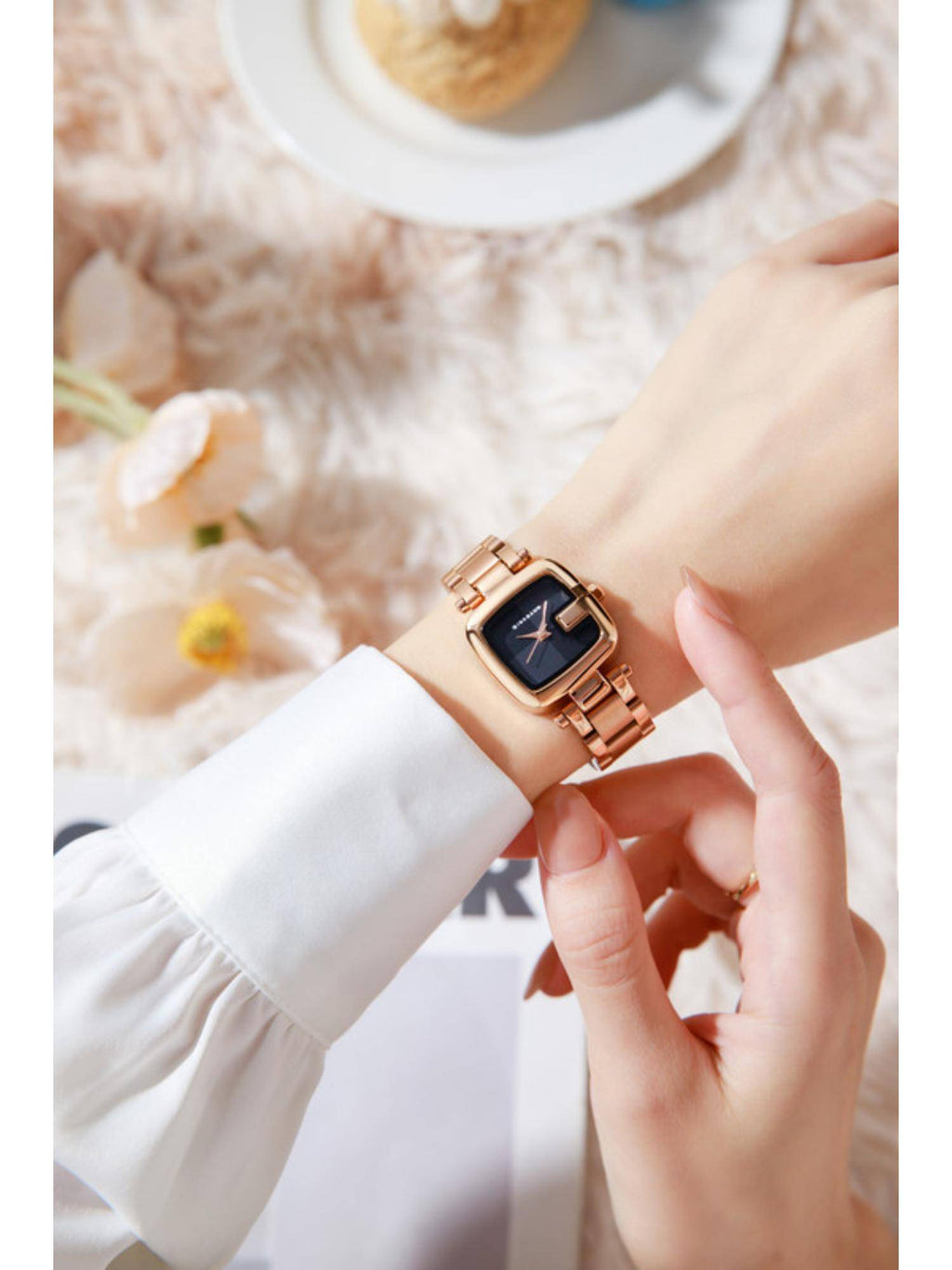 Quartz Analog Watch for Women - White | W92 - view 17