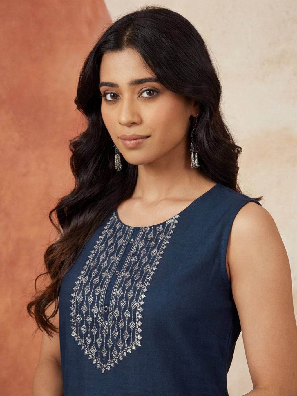 Blue Solid Thread Work Sleeveless Kurta | U3S - view 17