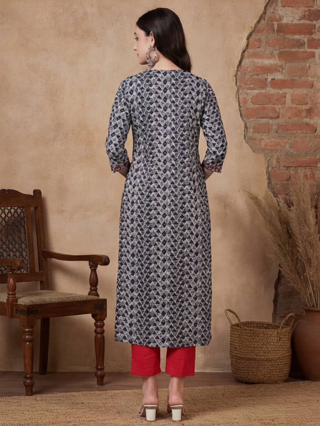 Women Green Geometric Print Pure Cotton Straight Kurta | U3S - view 21