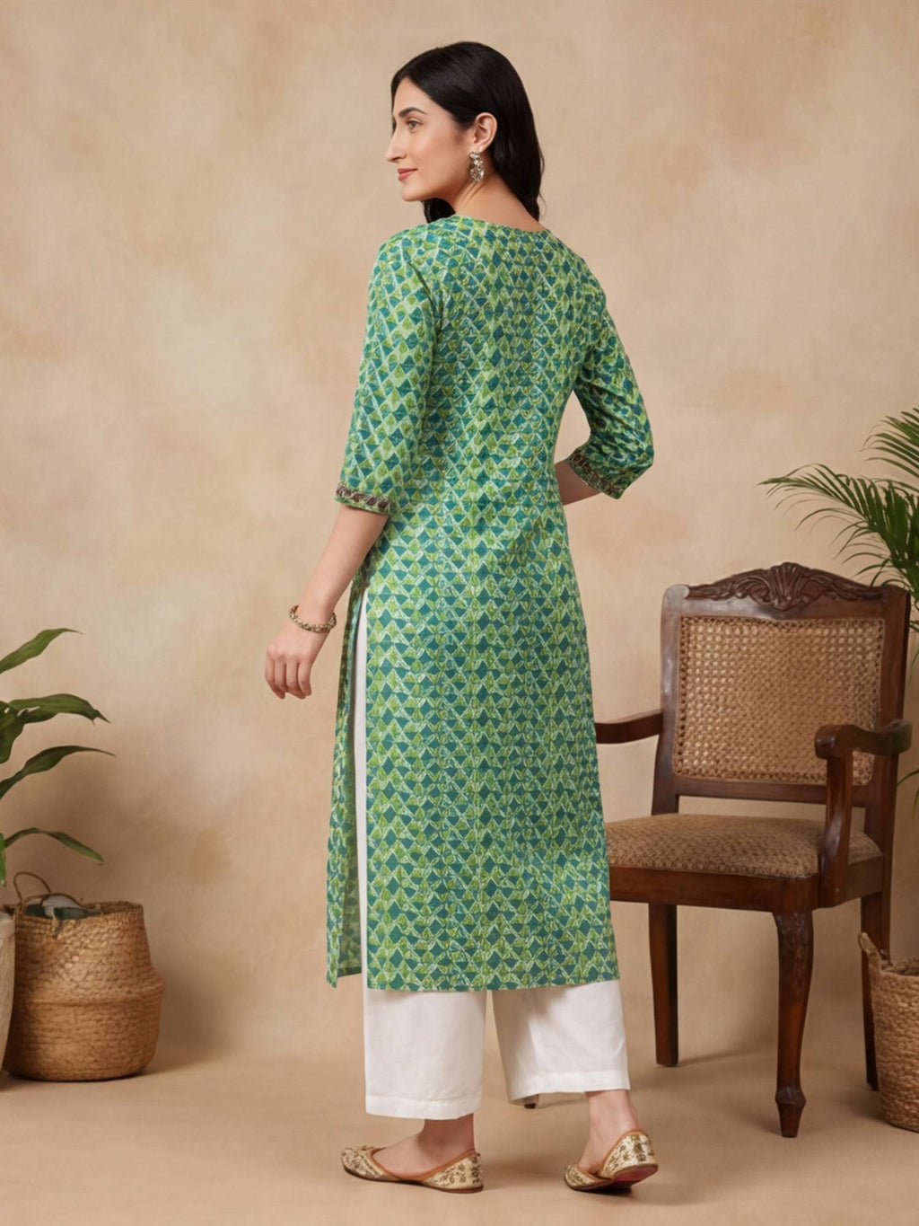 Women Green Geometric Print Pure Cotton Straight Kurta | U3S - view 4