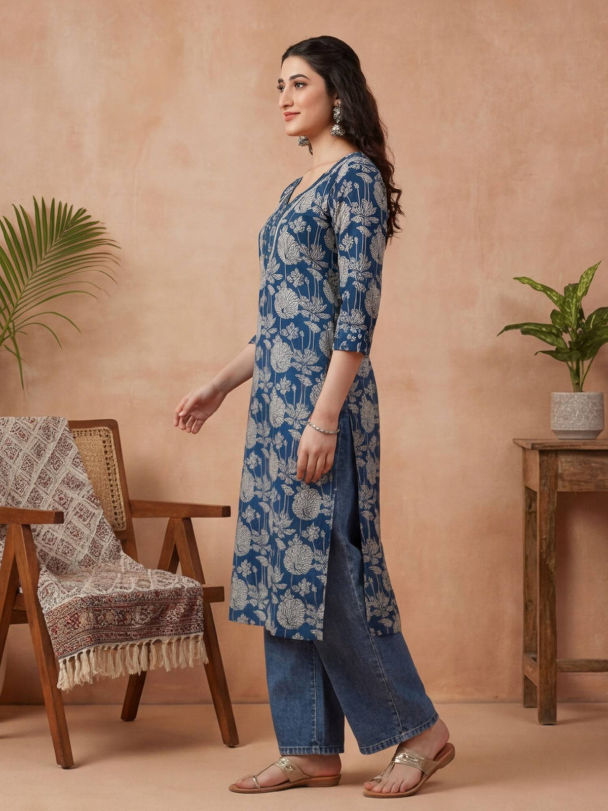 Women Navy Blue Floral Embroidered Straight Pure Cotton Kurta | FY93 - view 4