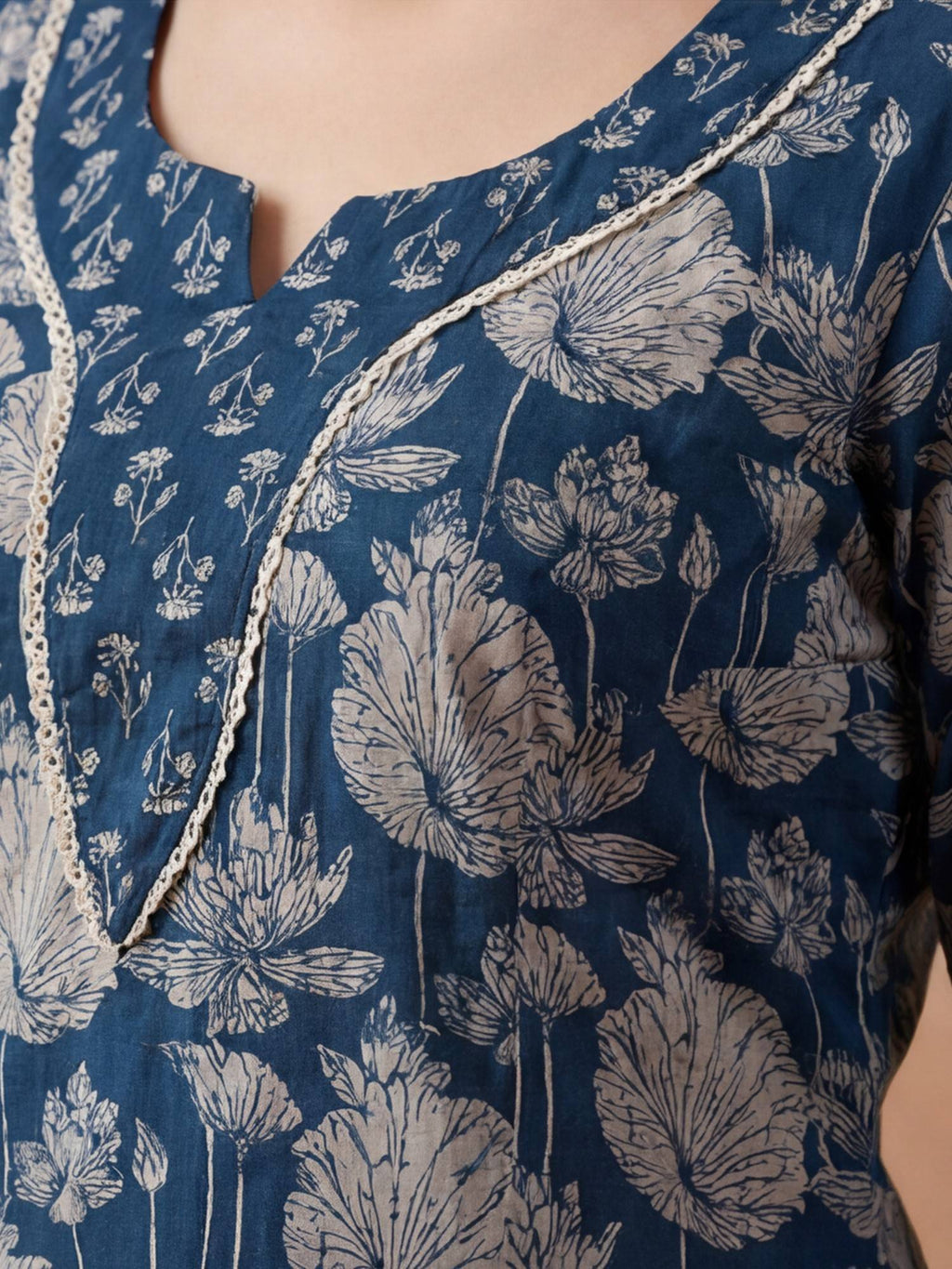 Women Navy Blue Floral Embroidered Straight Pure Cotton Kurta | FY93 - view 6