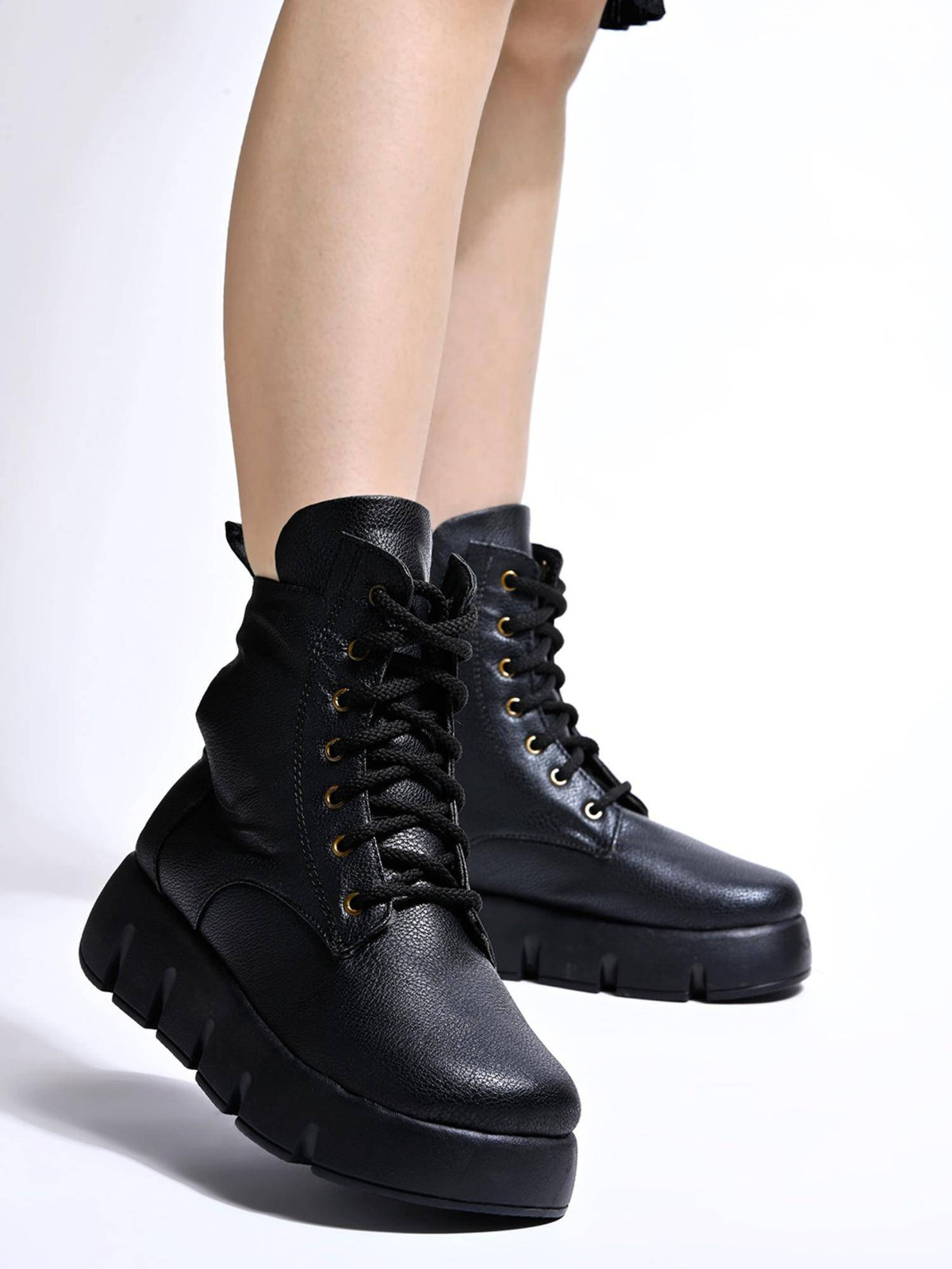 Smart Casual Black Boots for Women | BT61 - view 2