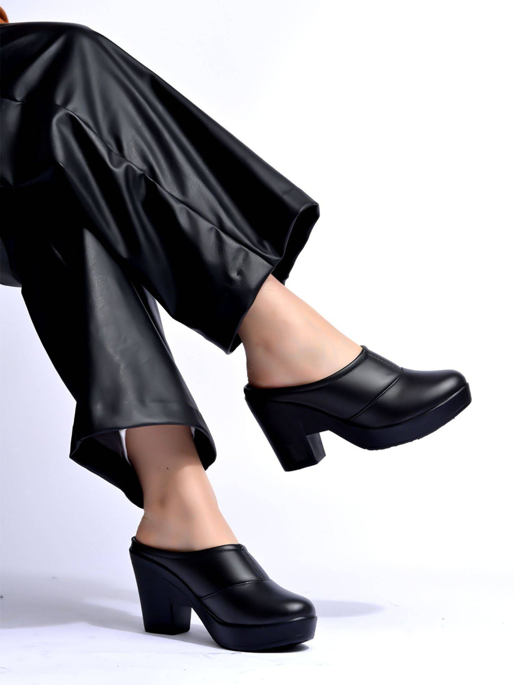 Stylish Smart Casual Black Pumps | H78 - view 1