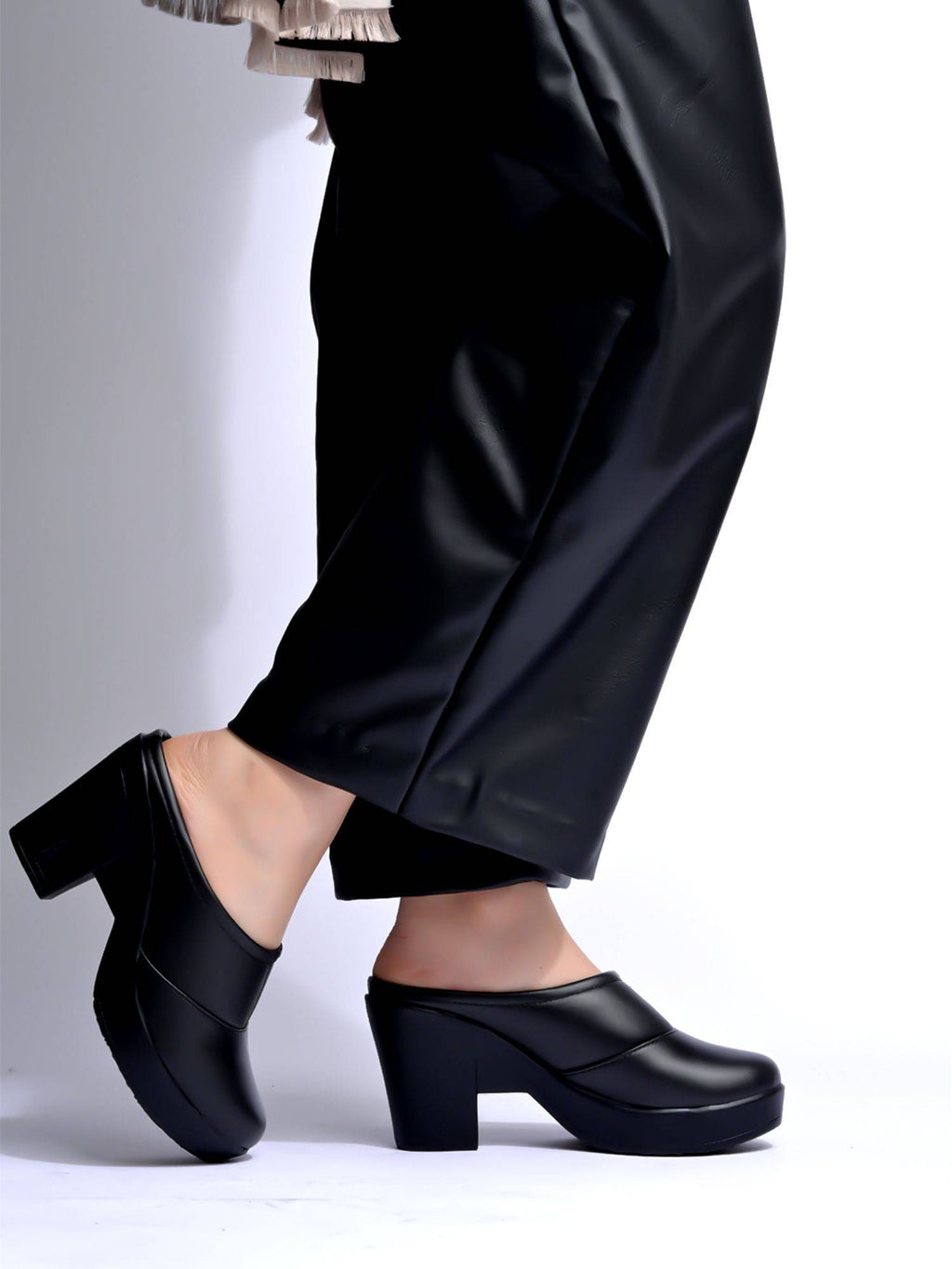 Stylish Smart Casual Black Pumps | H78 - view 2