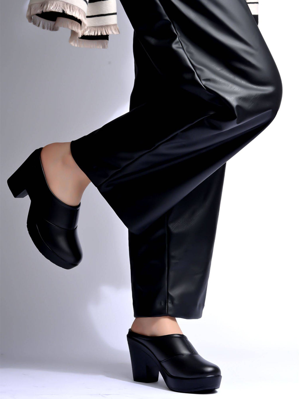 Stylish Smart Casual Black Pumps | H78 - view 3
