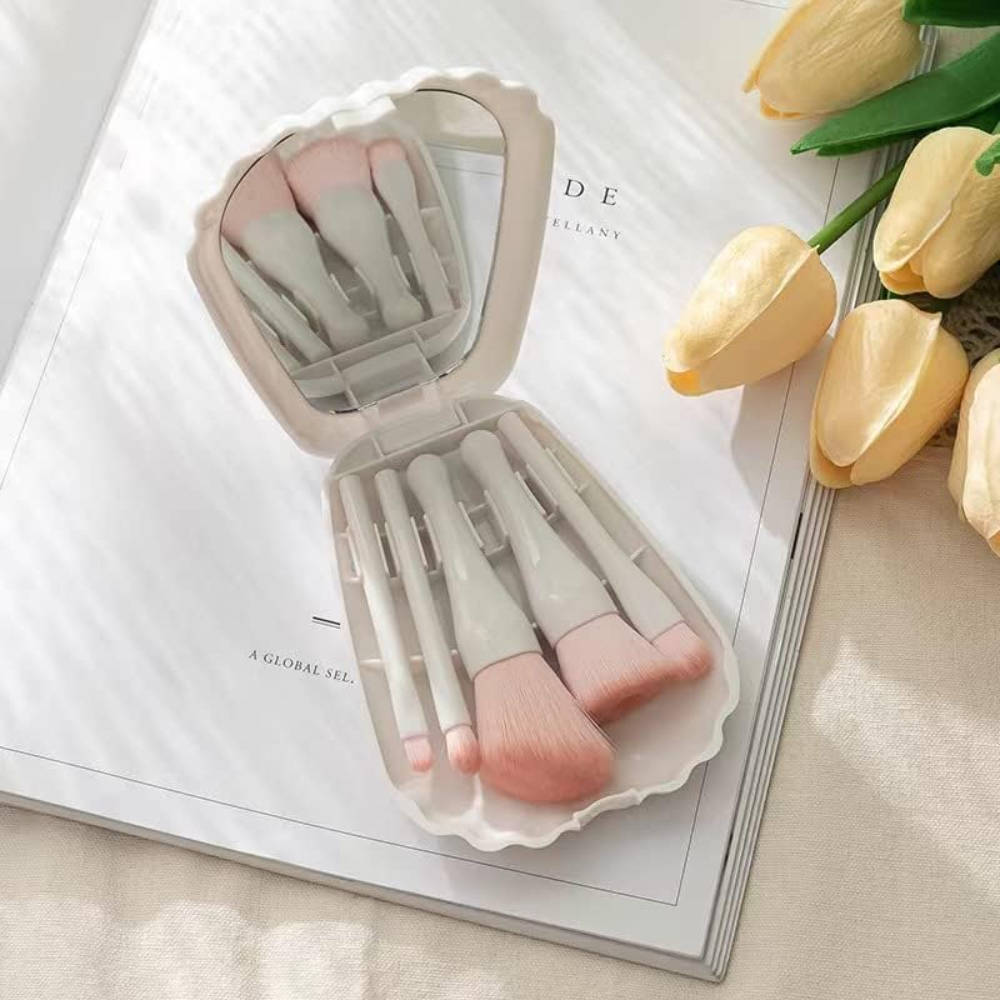 Sea Shell Makeup Brushes With Mirror - White | T32 - view 2