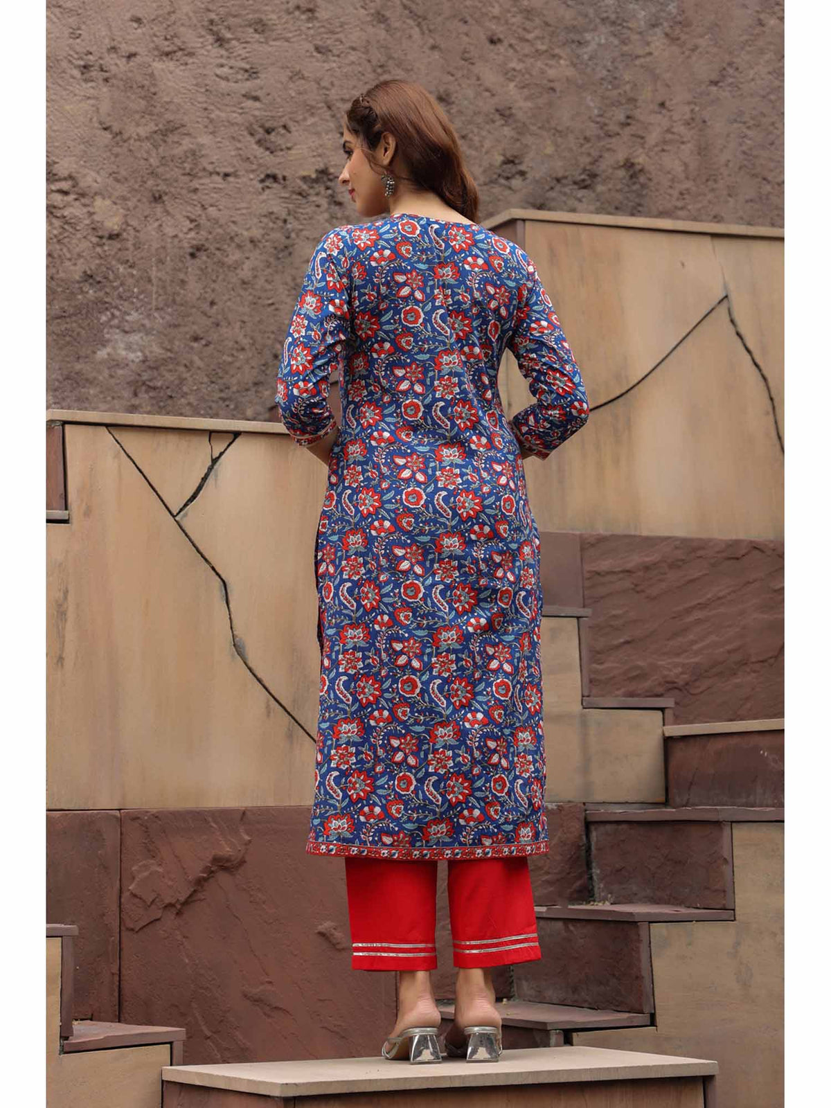 Women Navy Blue Floral Printed Pure Cotton Straight Kurta | KDG - view 4