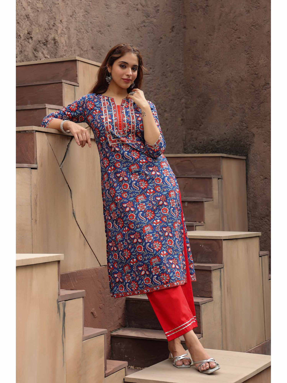 Women Navy Blue Floral Printed Pure Cotton Straight Kurta | KDG - view 5