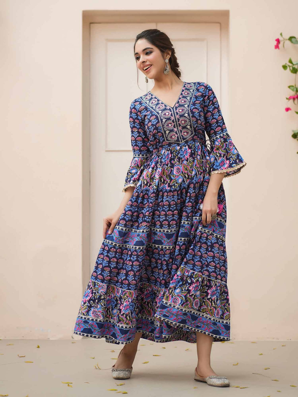 Women Red Floral Print Embroidered Flared Kurta | U3S - view 9