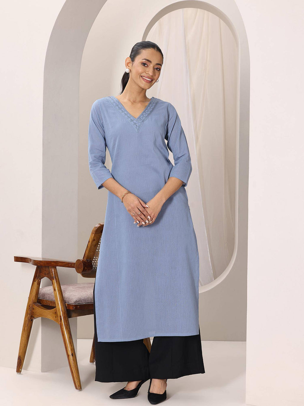 Women Striped Cotton Straight Kurta | U3S - view 6