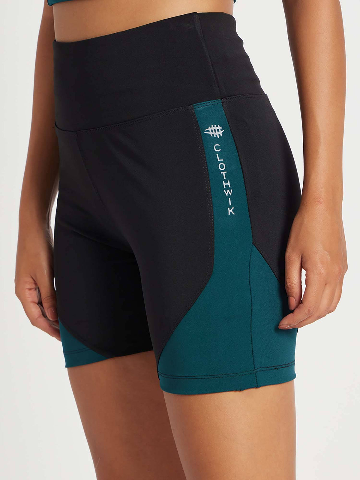 Black Solid Regular Fit Shorts - view 2