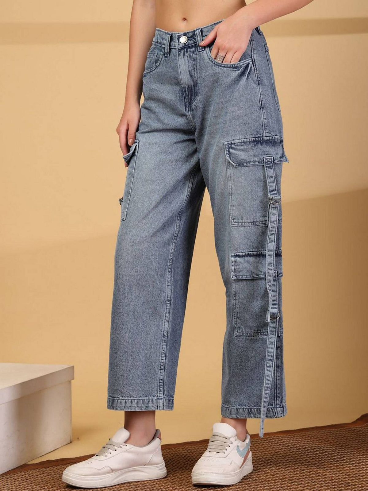 Women High-Rise Light Fade Cargo Jeans | RF89 - view 3