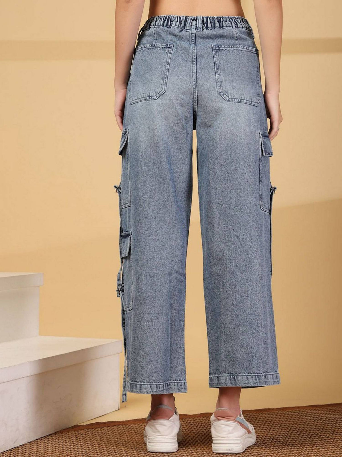 Women High-Rise Light Fade Cargo Jeans | RF89 - view 5