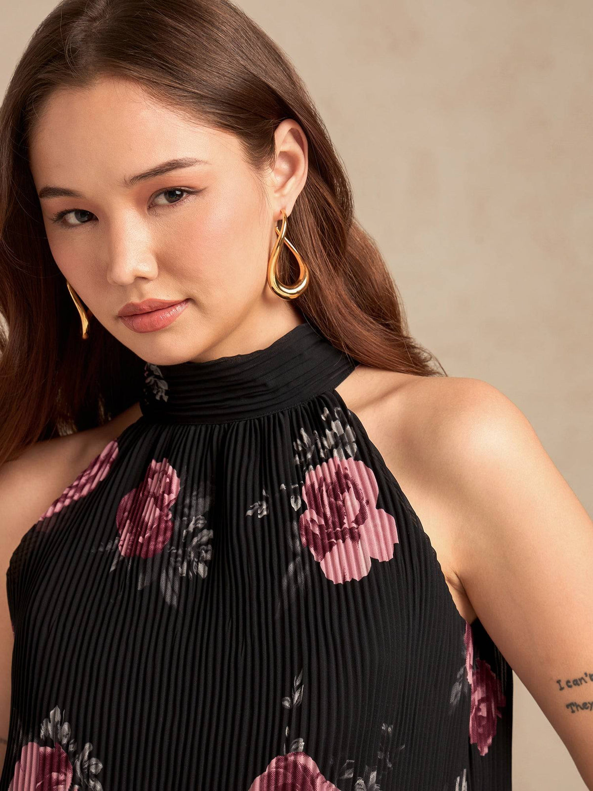Black Halter Neck Plisse Flared Printed Top | HT67 - view 4