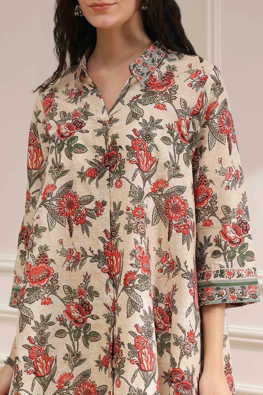 Off-White and Red Cotton A-Line Shirt K60