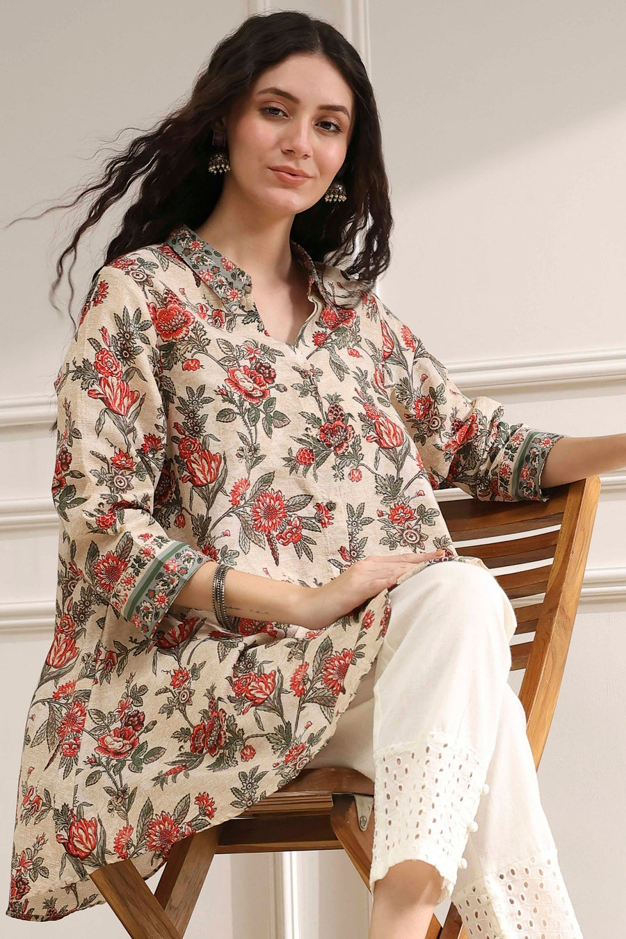 Off-White and Red Cotton A-Line Shirt K60