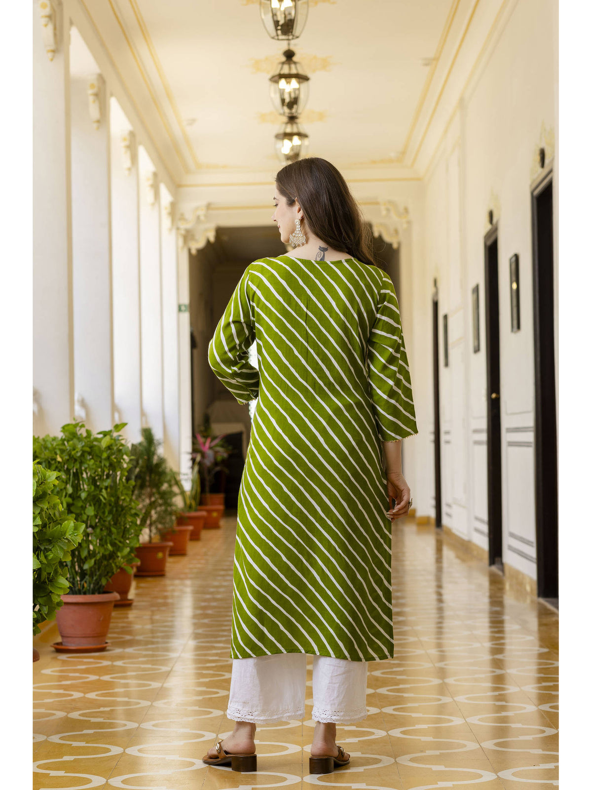 Green Cotton Embroidered Kurta | U3S - view 2