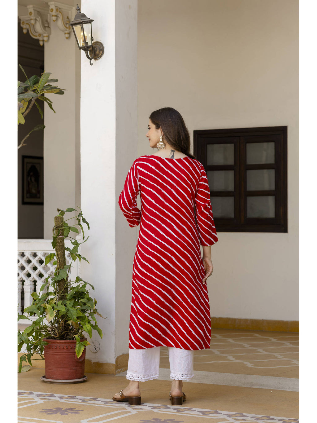 Green Cotton Embroidered Kurta | U3S - view 7