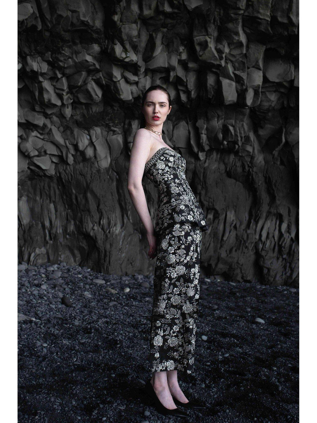 Black Embroidered Sleeveless Top | TT90 - view 2