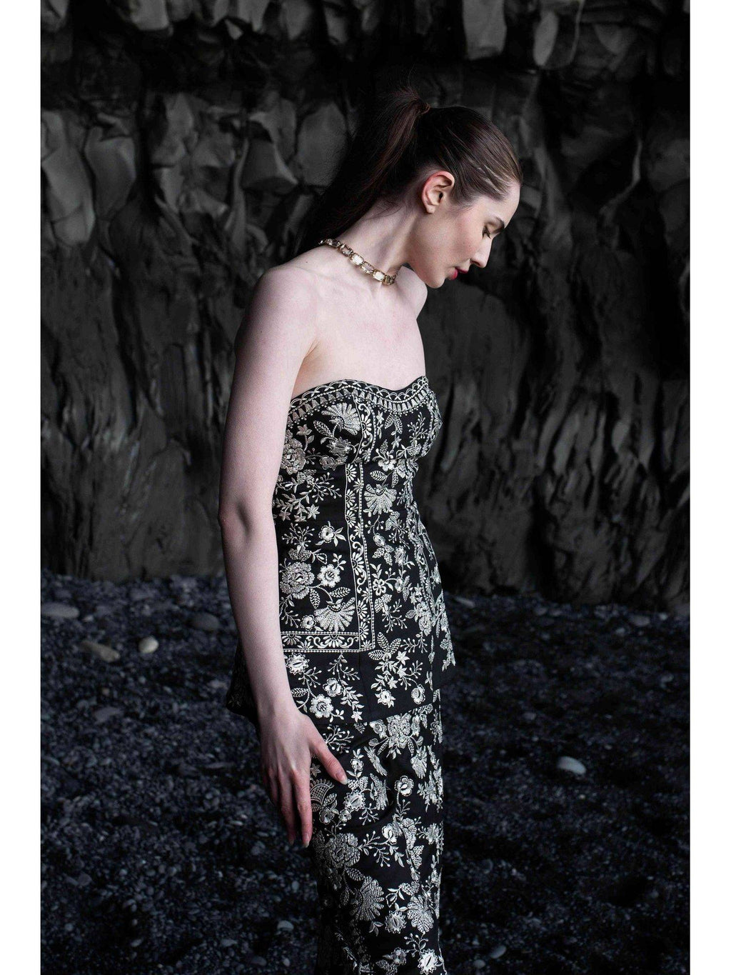 Black Embroidered Sleeveless Top | TT90 - view 7