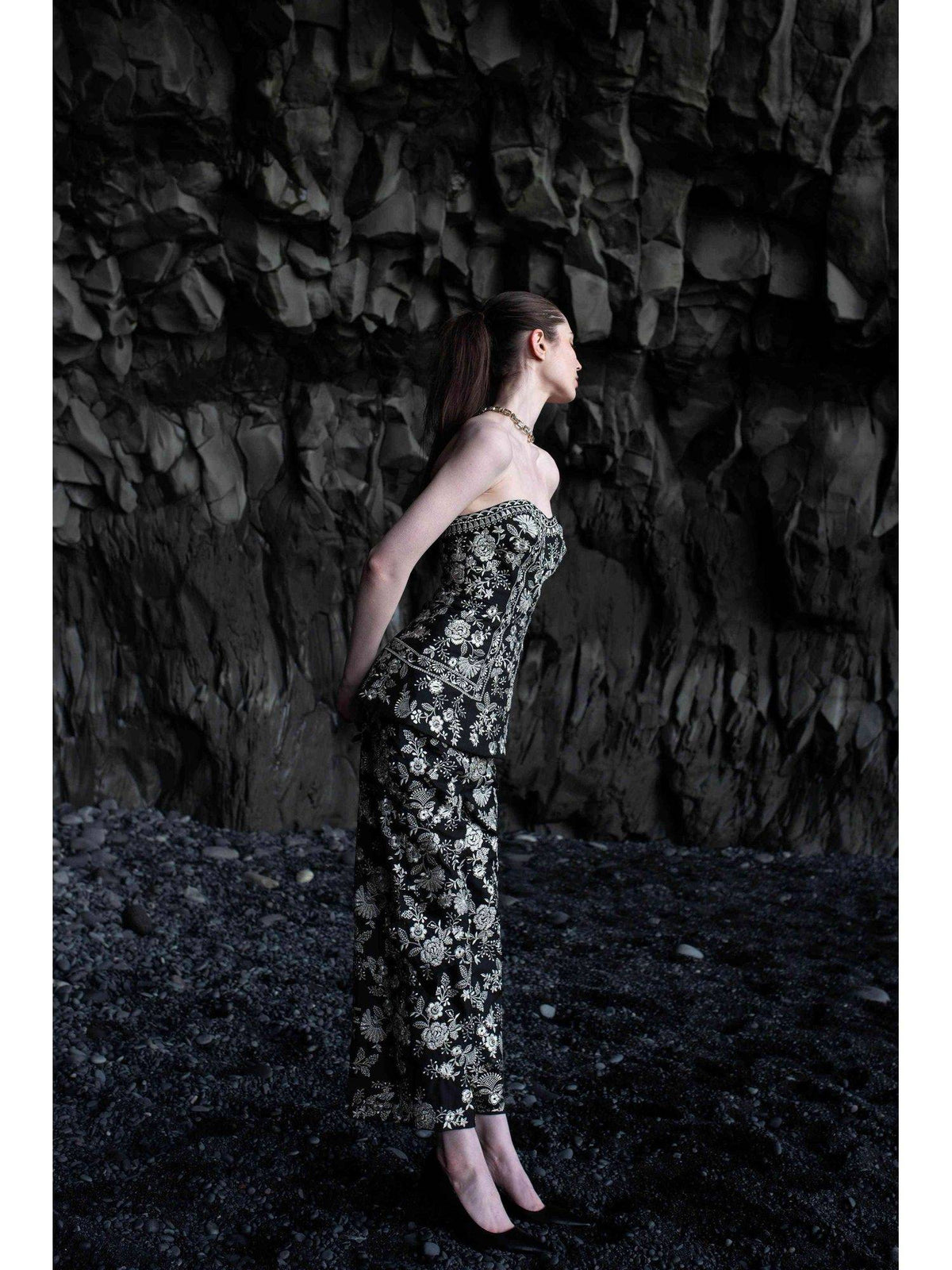 Black Embroidered Sleeveless Top | TT90 - view 9