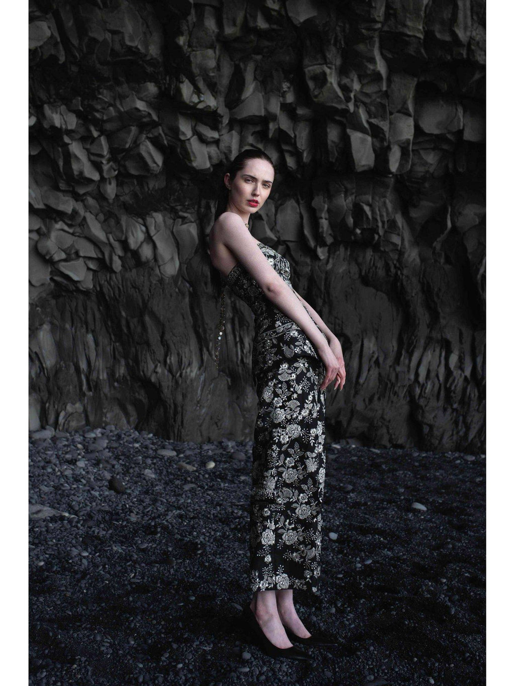 Black Embroidered Sleeveless Top | TT90 - view 10