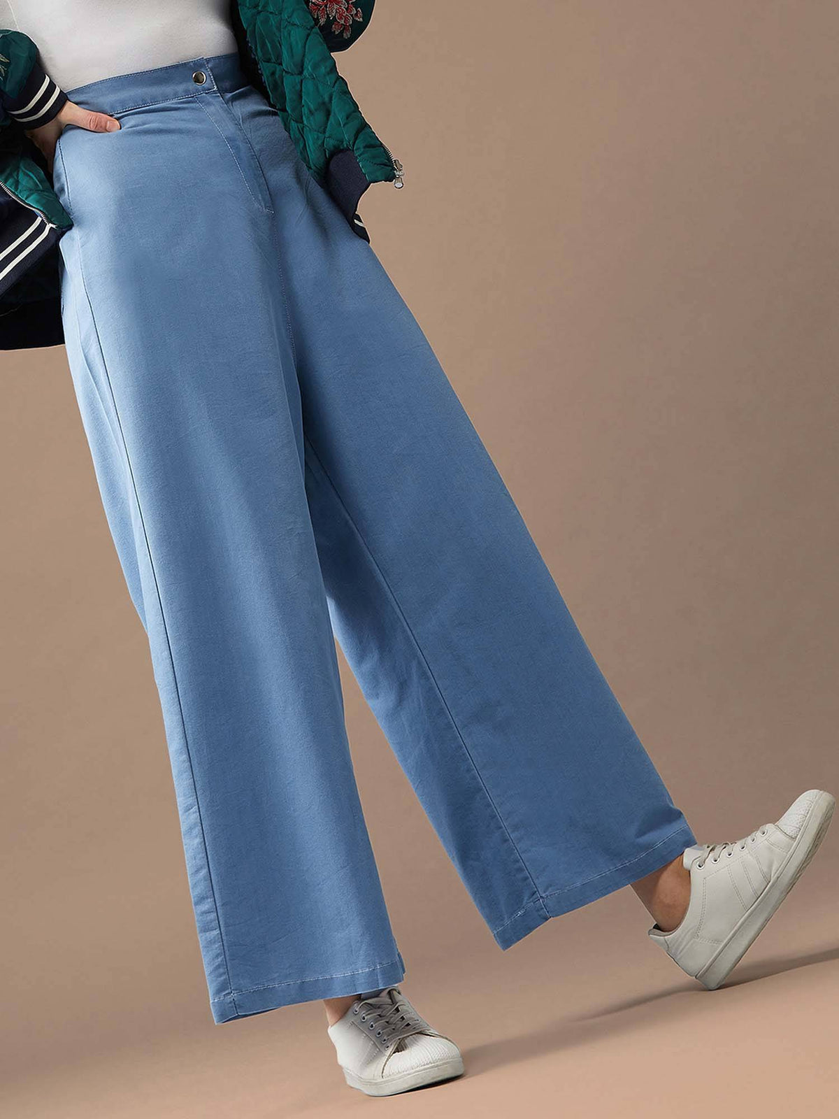 Women Blue Flared Wide-Leg Regular Length Non Stretchable Denim Jeans | WL90 - view 1