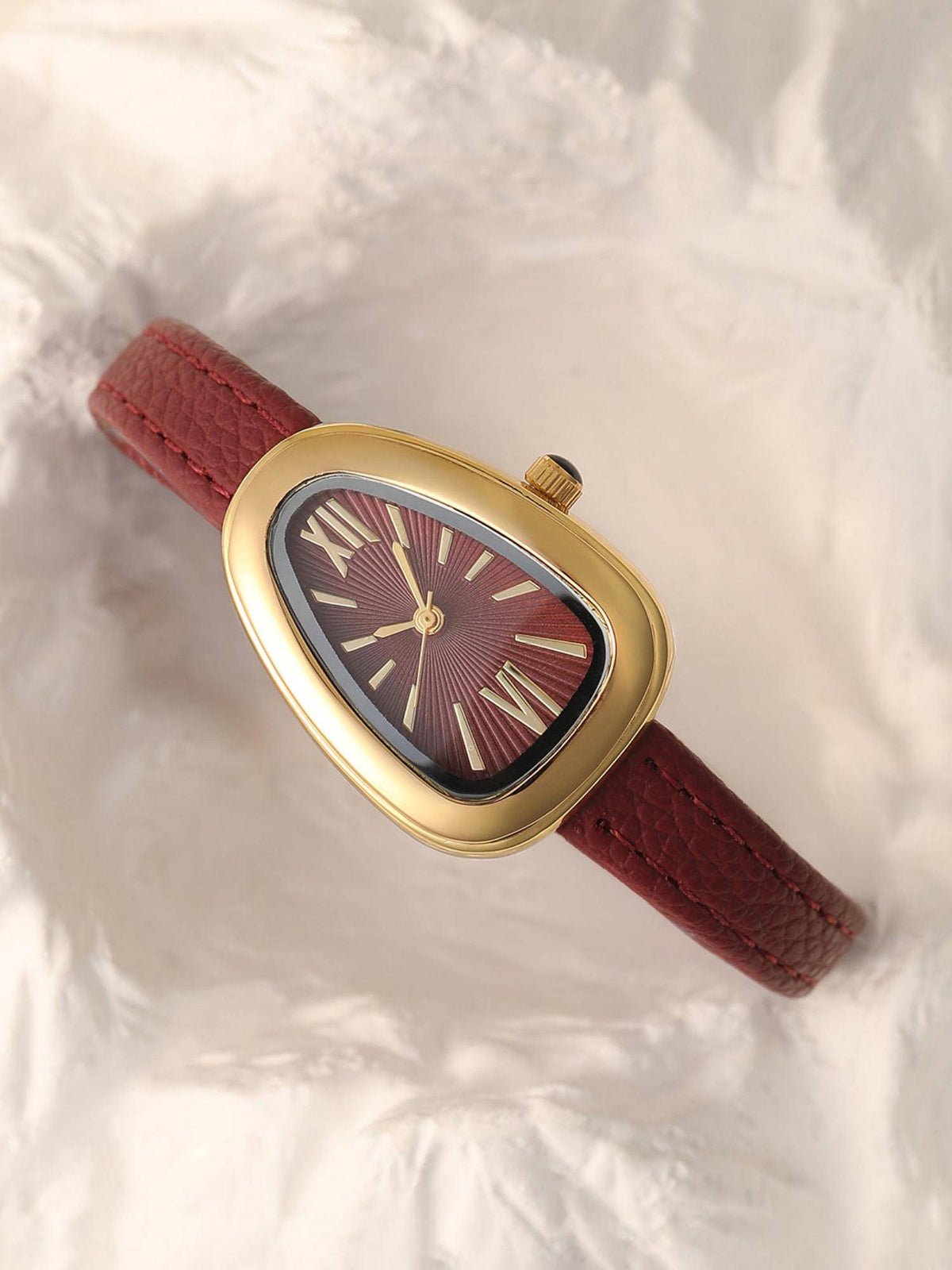 Women The Sunray Oval Red Dial Analog Watch - | W92 - view 4