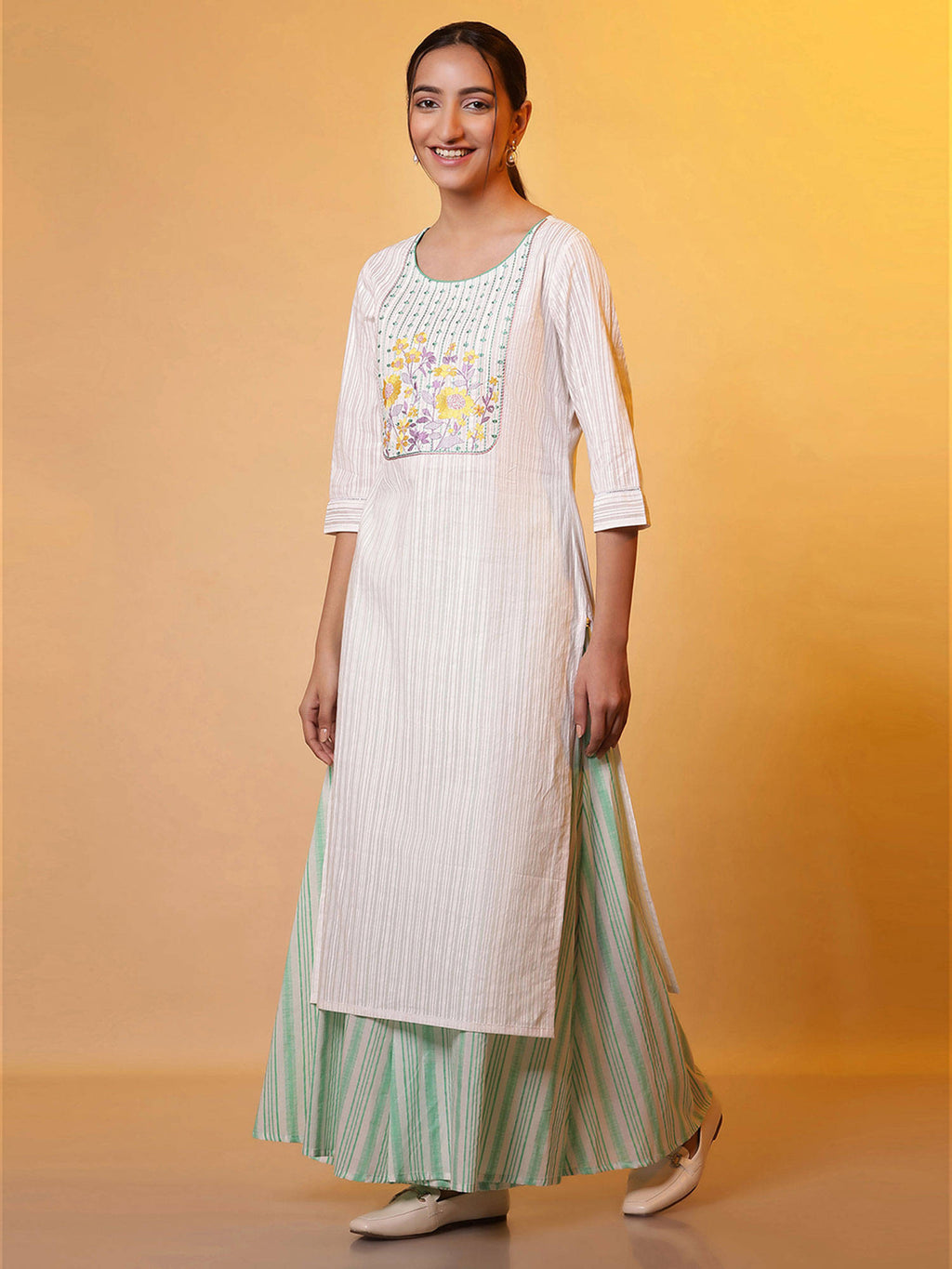 Women White Stripes Cotton Kurta | KDG - view 3