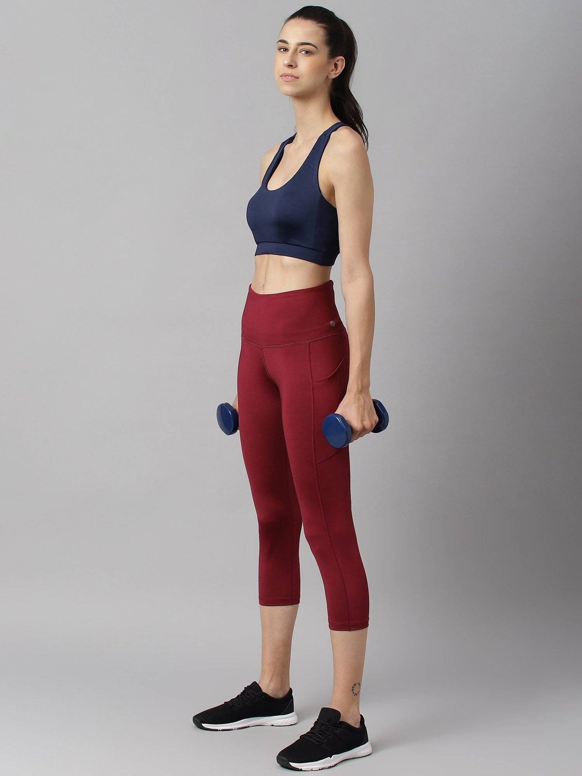 Women Black Anti Static Slim Fit Low Impact Sports Bra | sb09 - view 27
