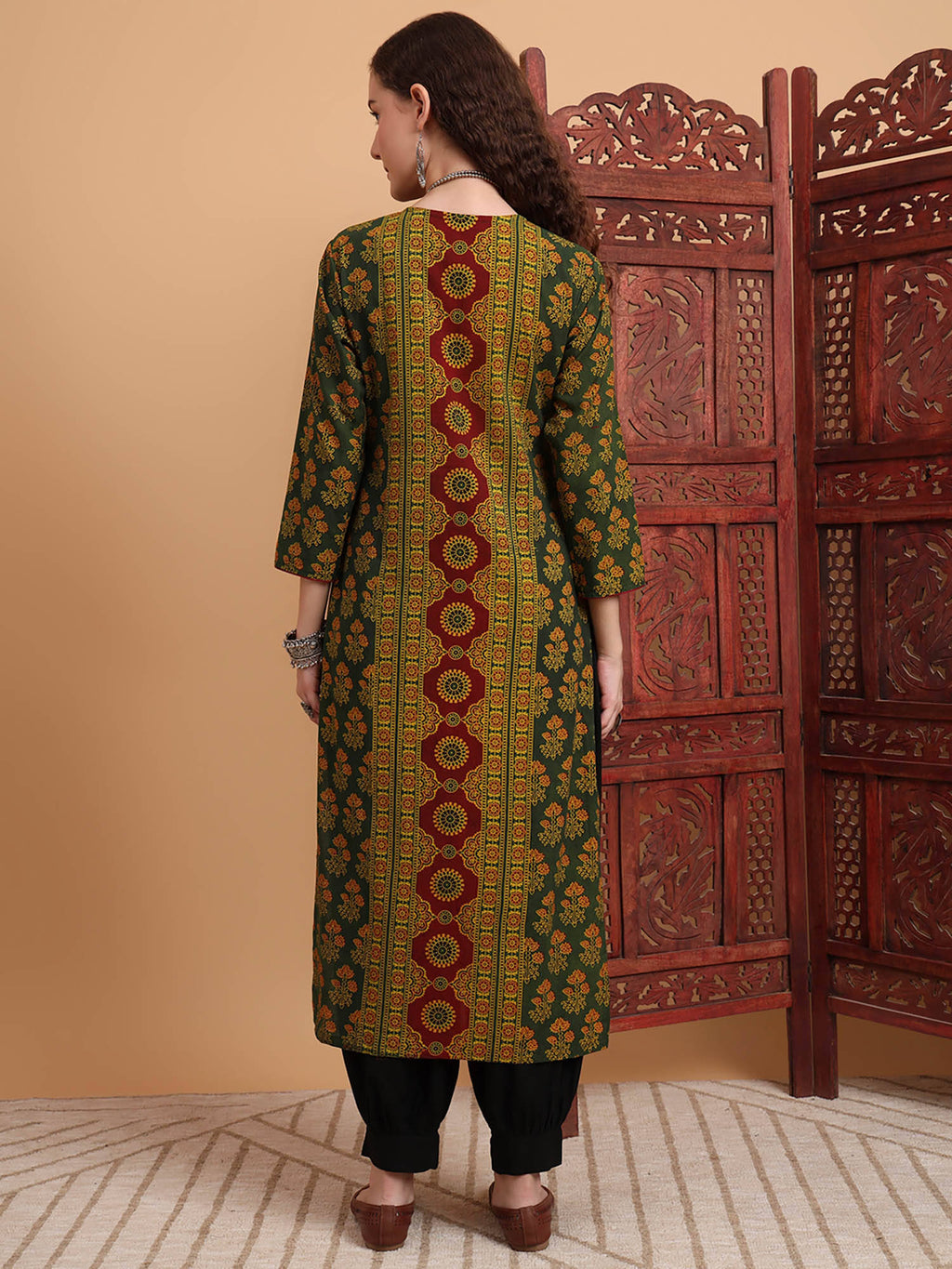 Women Hand Block Ajrak Printed Kurta - Green | FY93 - view 2