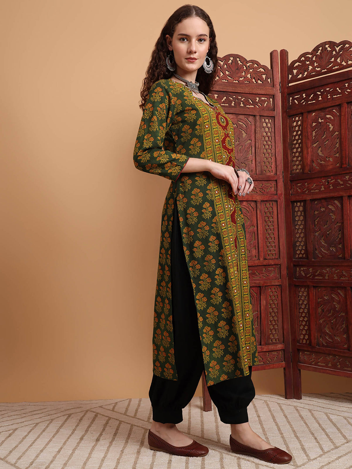 Women Hand Block Ajrak Printed Kurta - Green | U3S - view 5
