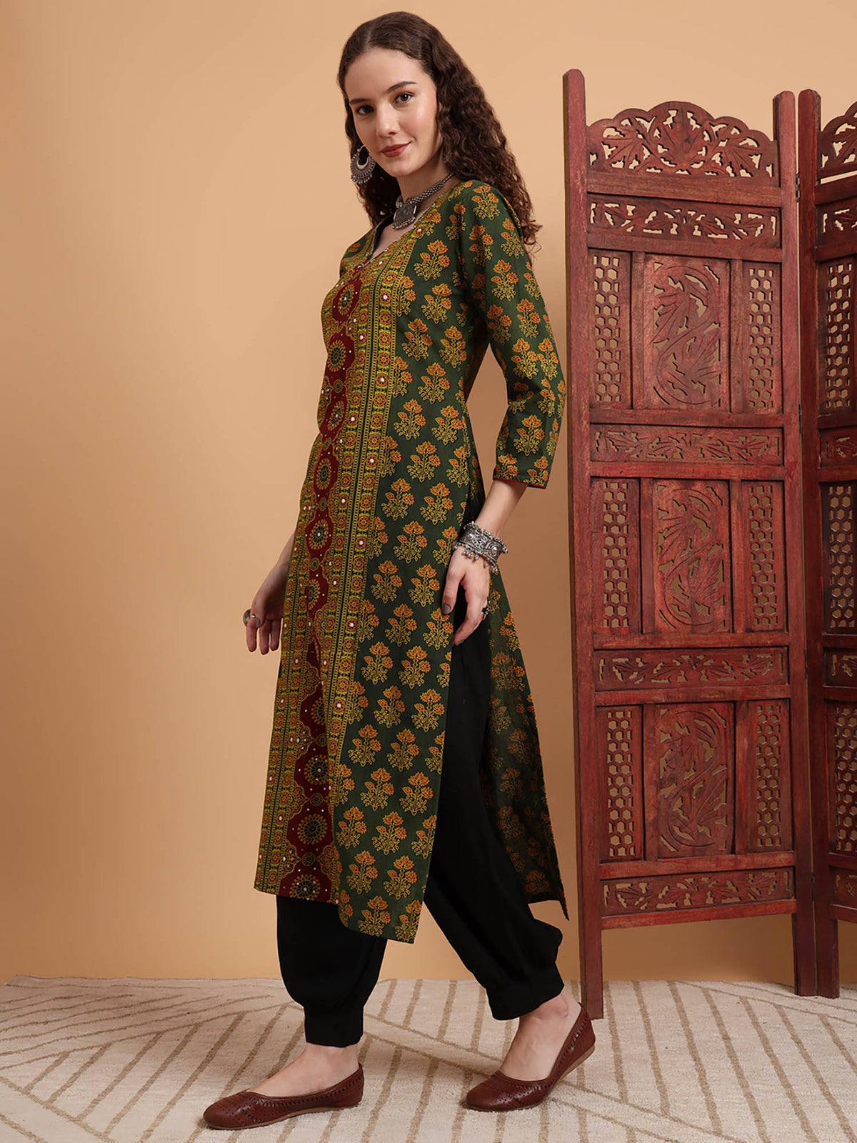 Women Hand Block Ajrak Printed Kurta - Green | U3S - view 7