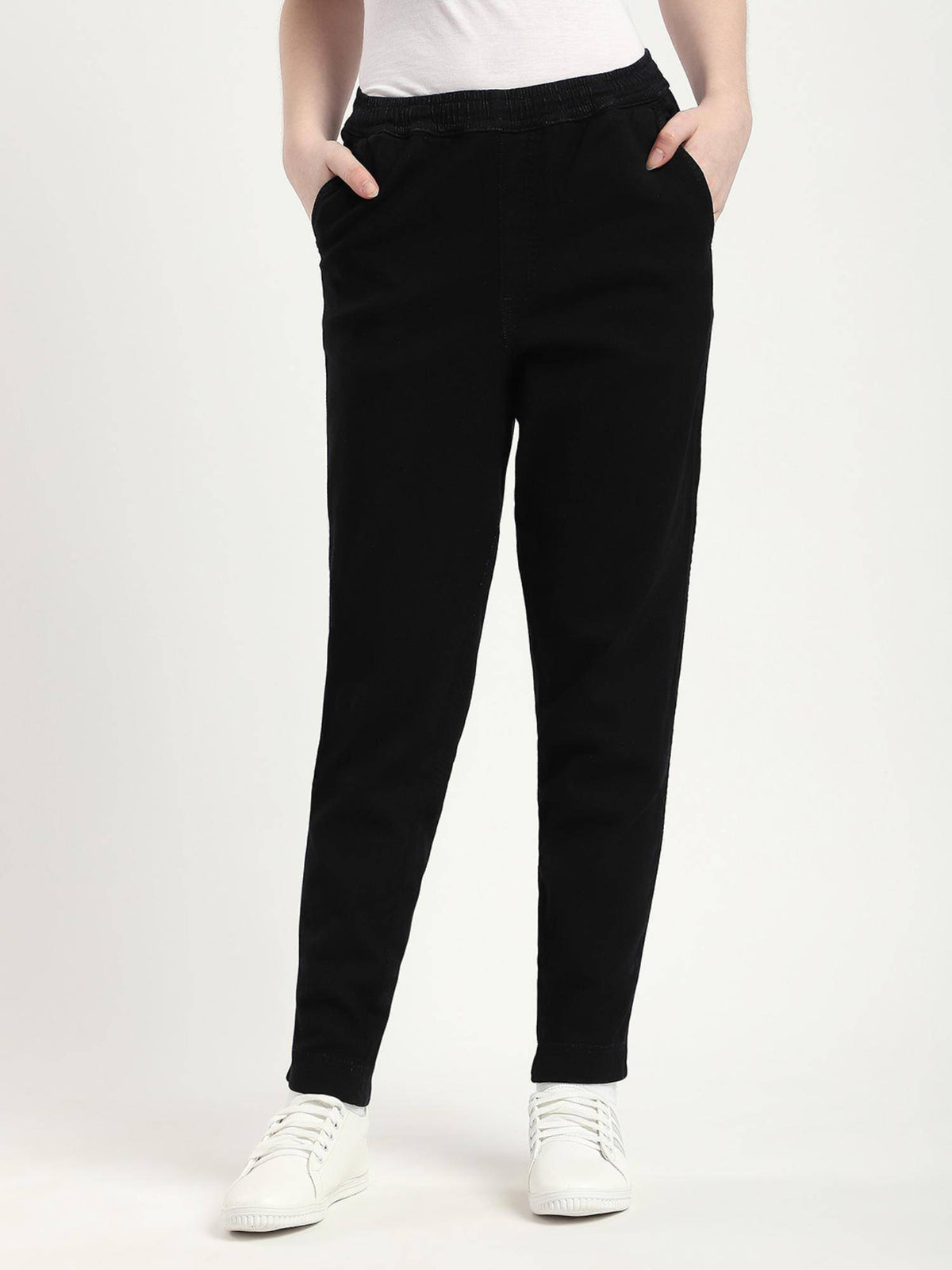Black Solid Relaxed Women Jeans | RF89 - view 1
