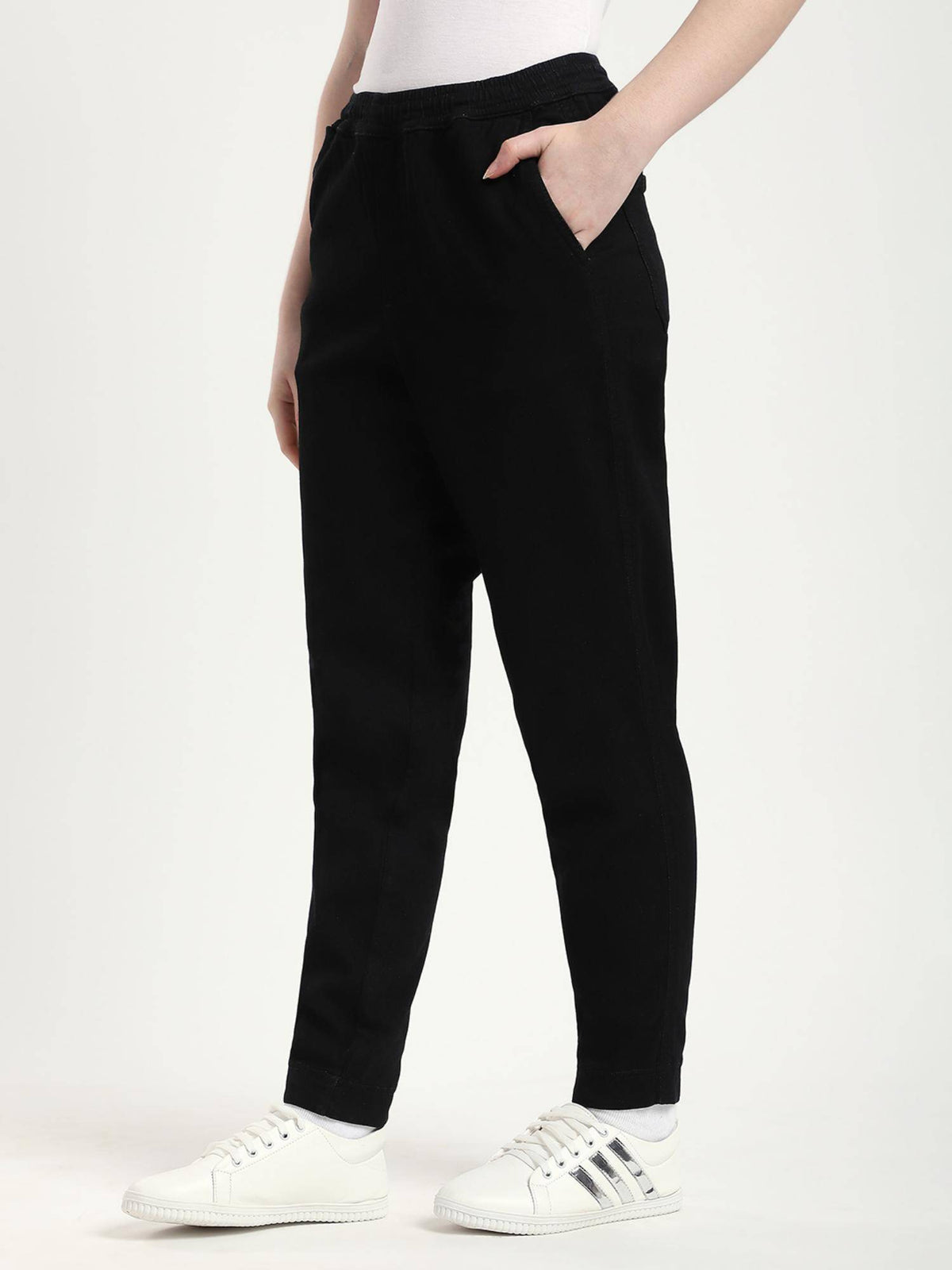 Black Solid Relaxed Women Jeans | RF89 - view 6