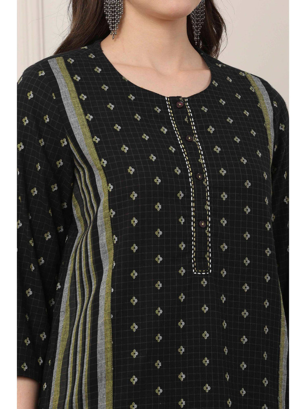 Women Black Cotton Straight Yarndyed Kurta | FY93 - view 3