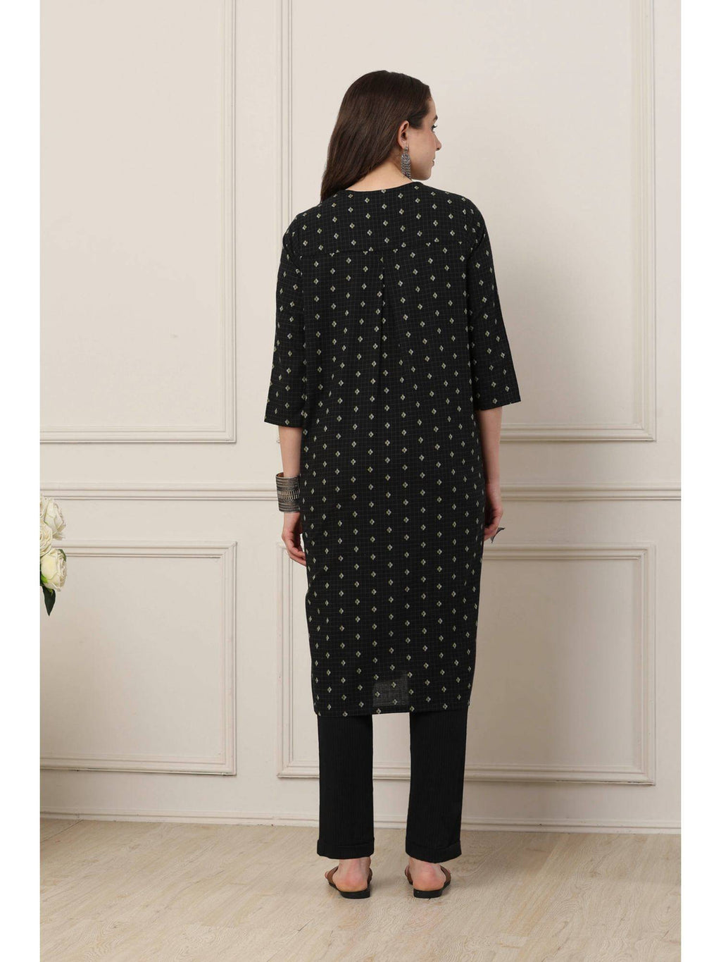Women Black Cotton Straight Yarndyed Kurta | FY93 - view 5