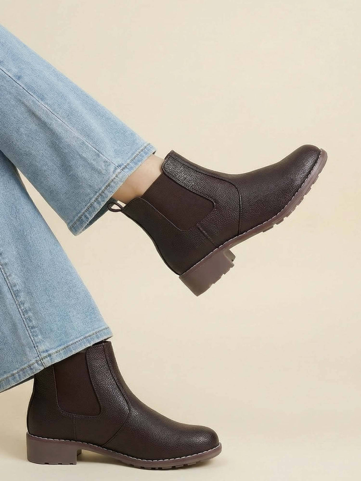 Women Black Chelsea Boots | BT61 - view 8