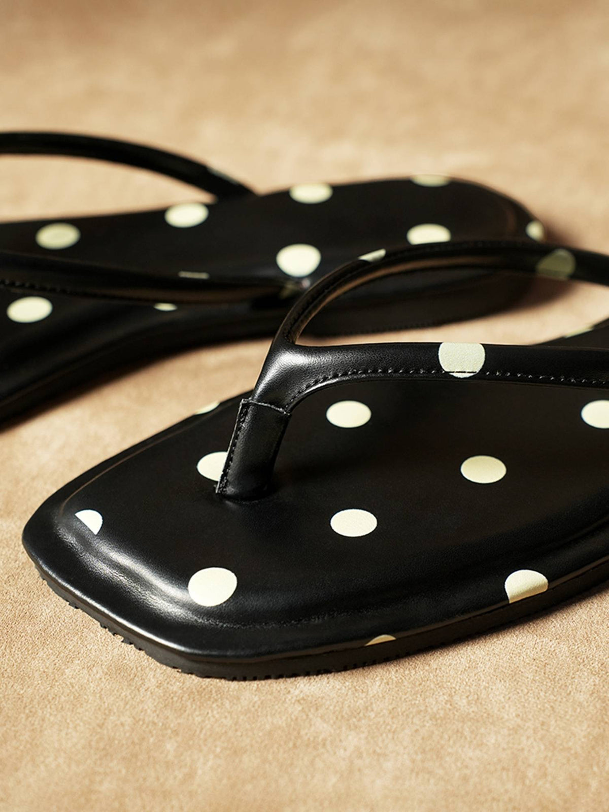 Annistons Black Polka Flats for Women | F61 - view 5