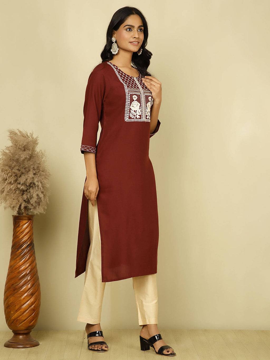 Maroon Embroidered Comfortable Fit Kurta | FY93 - view 5