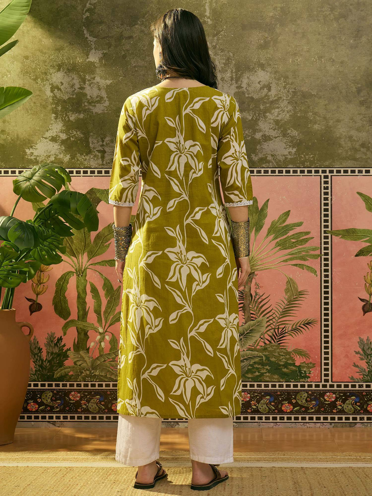 Green Embroidered Cotton Straight Kurta | U3S - view 2