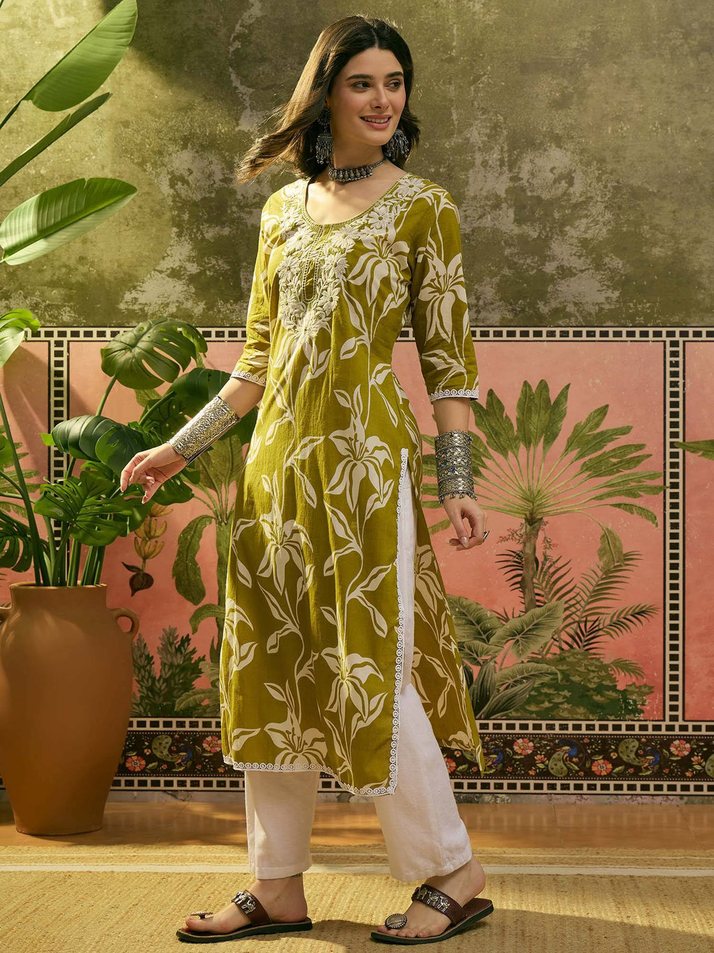 Green Embroidered Cotton Straight Kurta | U3S - view 3