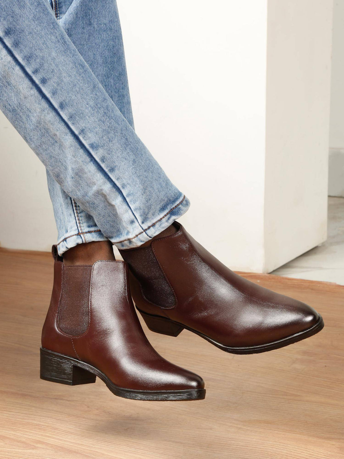 Women Brown Chelsea Boots | BT61 - view 1