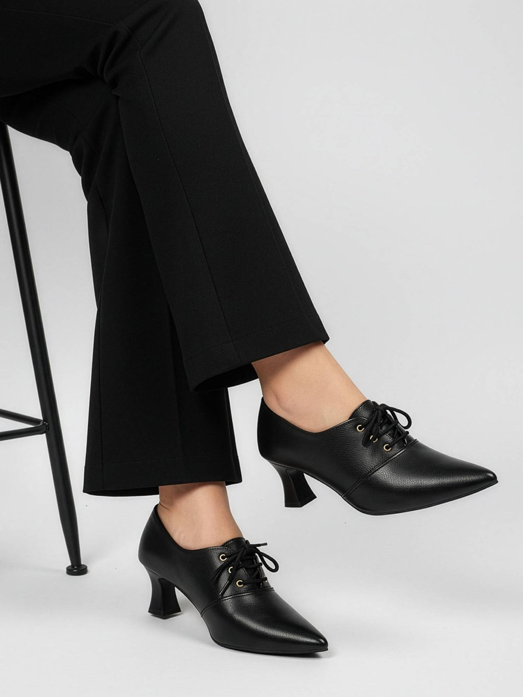 Women Black Pointed Toe Pumps | H78 - view 1