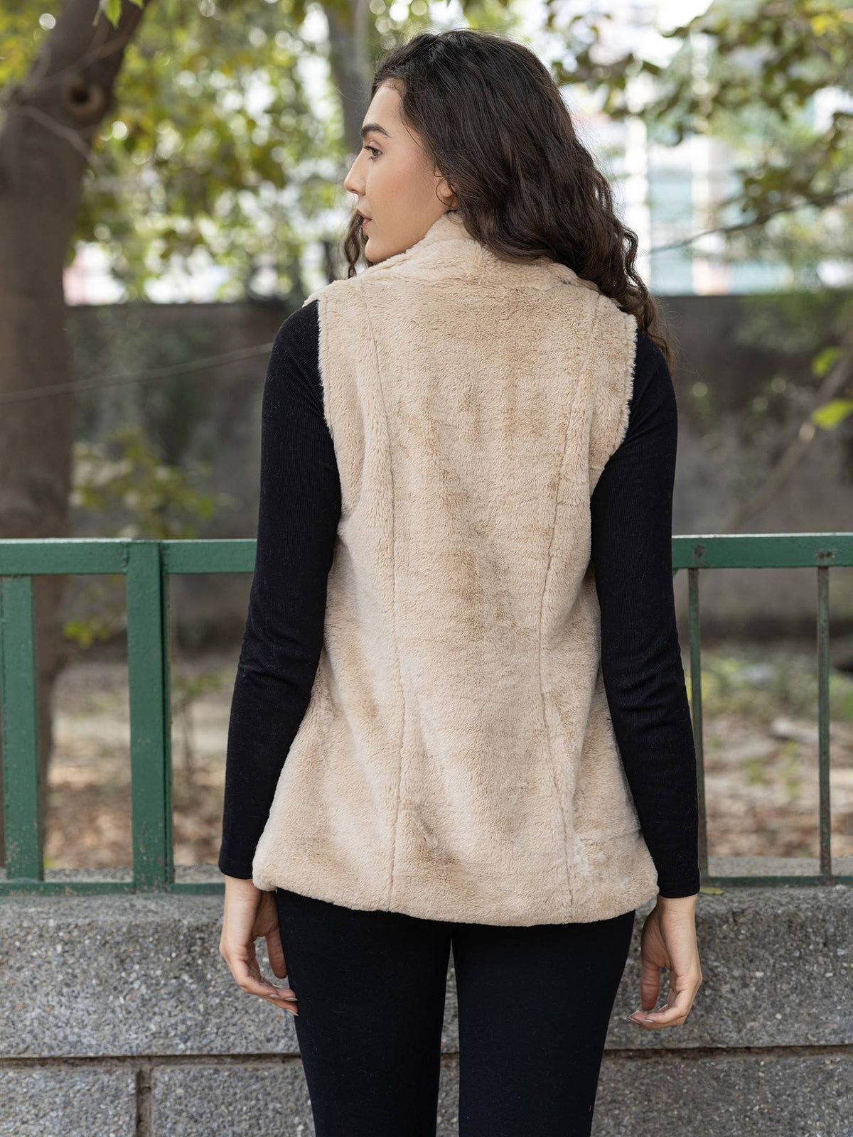 Beige Sleeveless Fur Shrug | JC78 - view 2