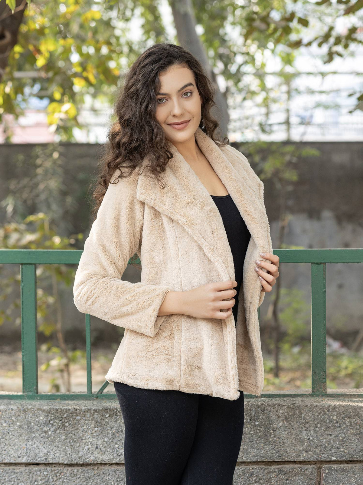 Beige Short Fur With Collar Jacket | JC78 - view 3